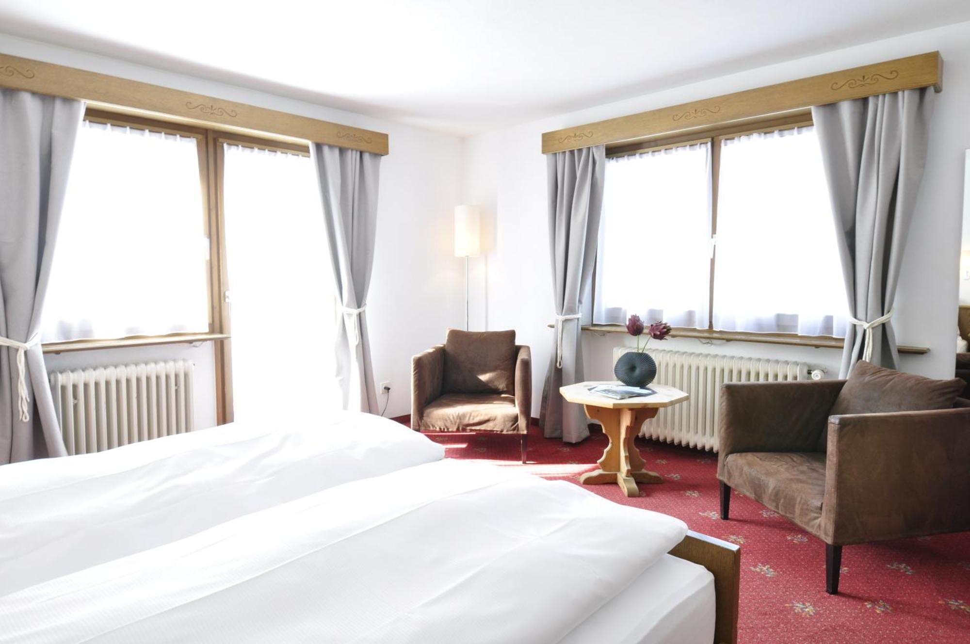 Hotel Bernina ปอนเตรสซีนา ภายนอก รูปภาพ