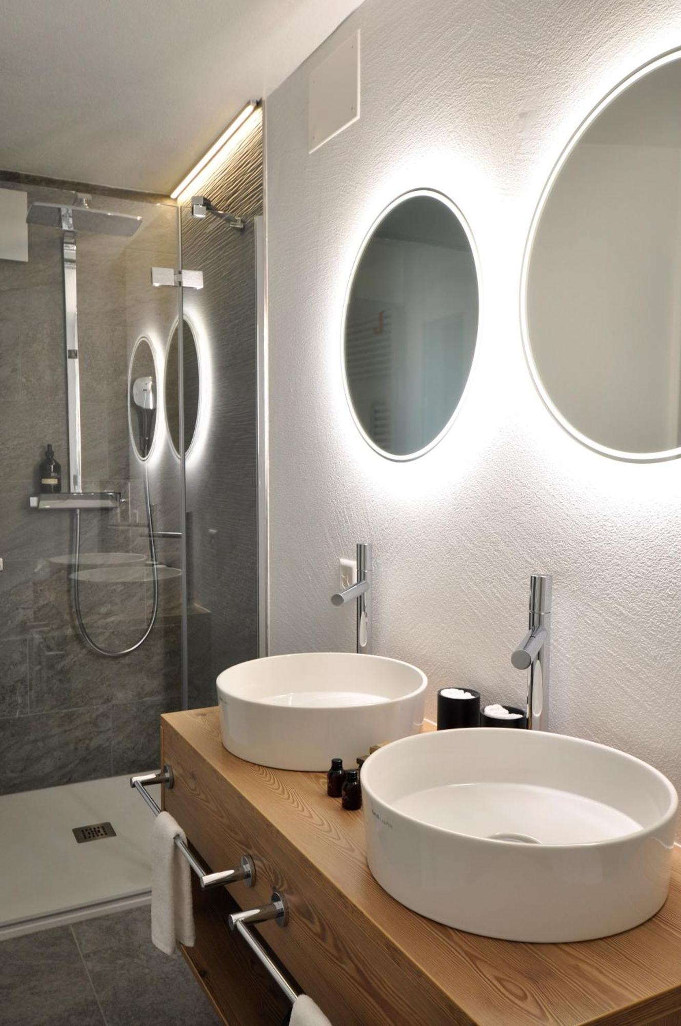 Hotel Bernina ปอนเตรสซีนา ภายนอก รูปภาพ