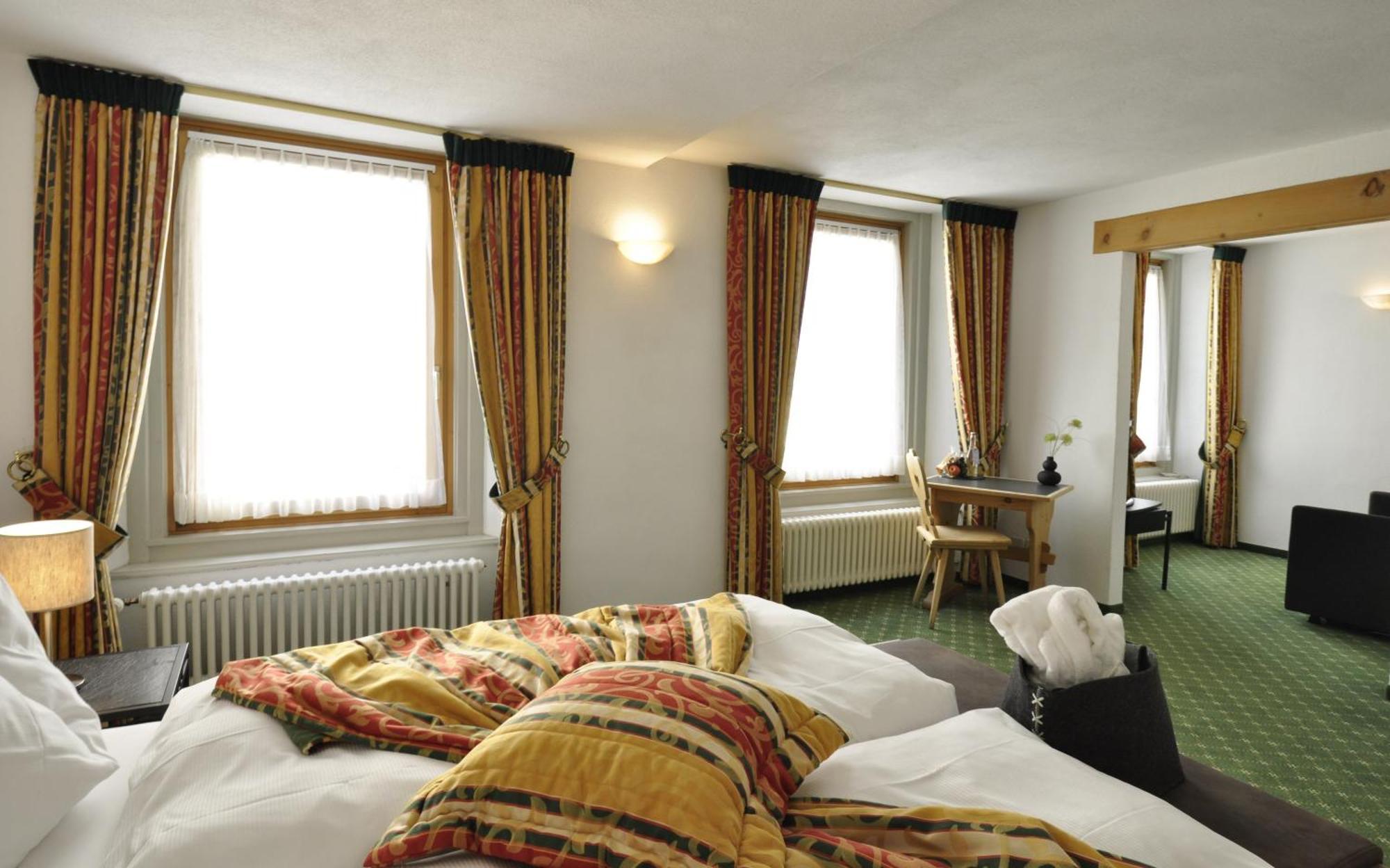 Hotel Bernina ปอนเตรสซีนา ภายนอก รูปภาพ