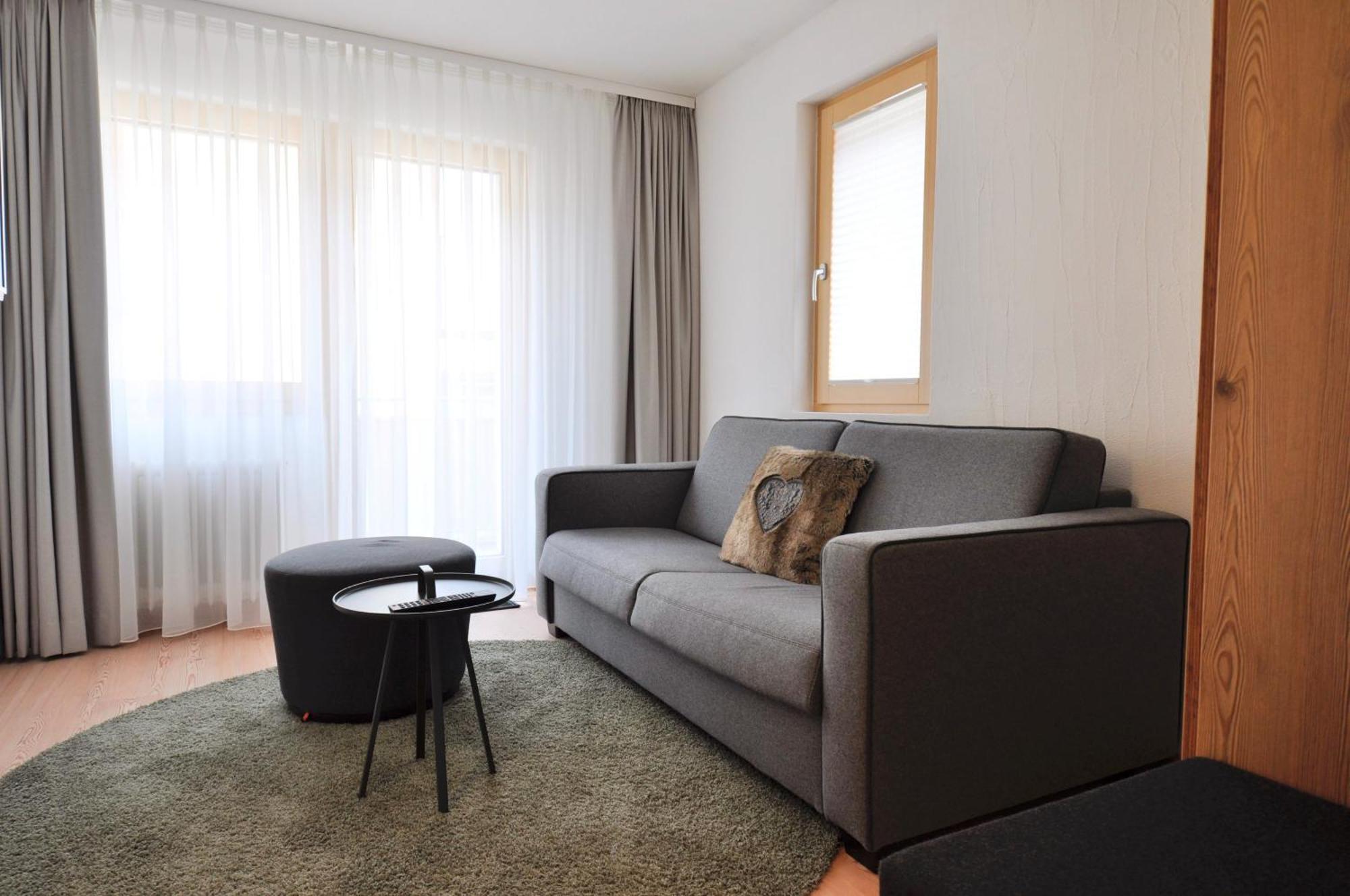 Hotel Bernina ปอนเตรสซีนา ภายนอก รูปภาพ