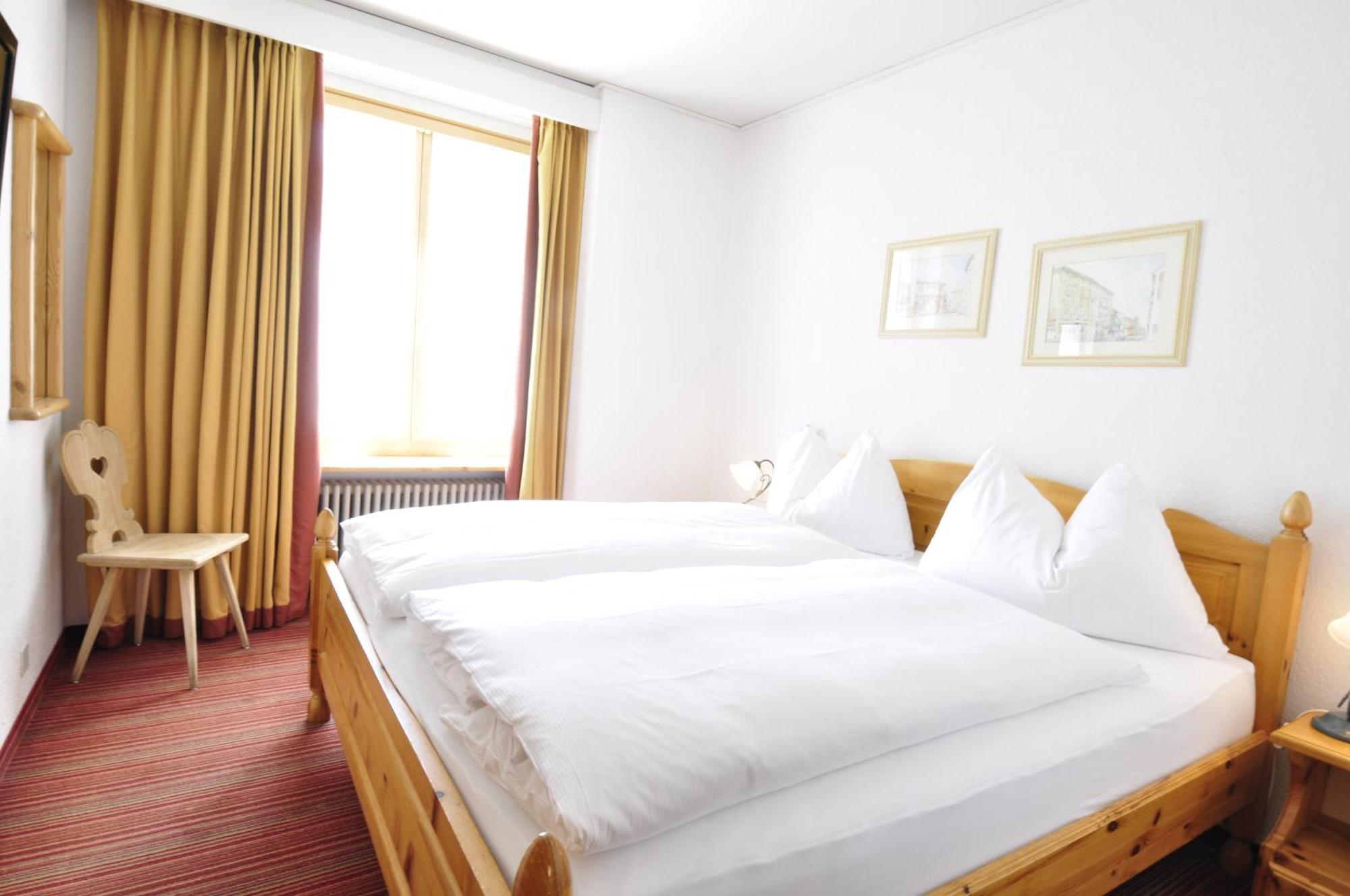 Hotel Bernina ปอนเตรสซีนา ภายนอก รูปภาพ