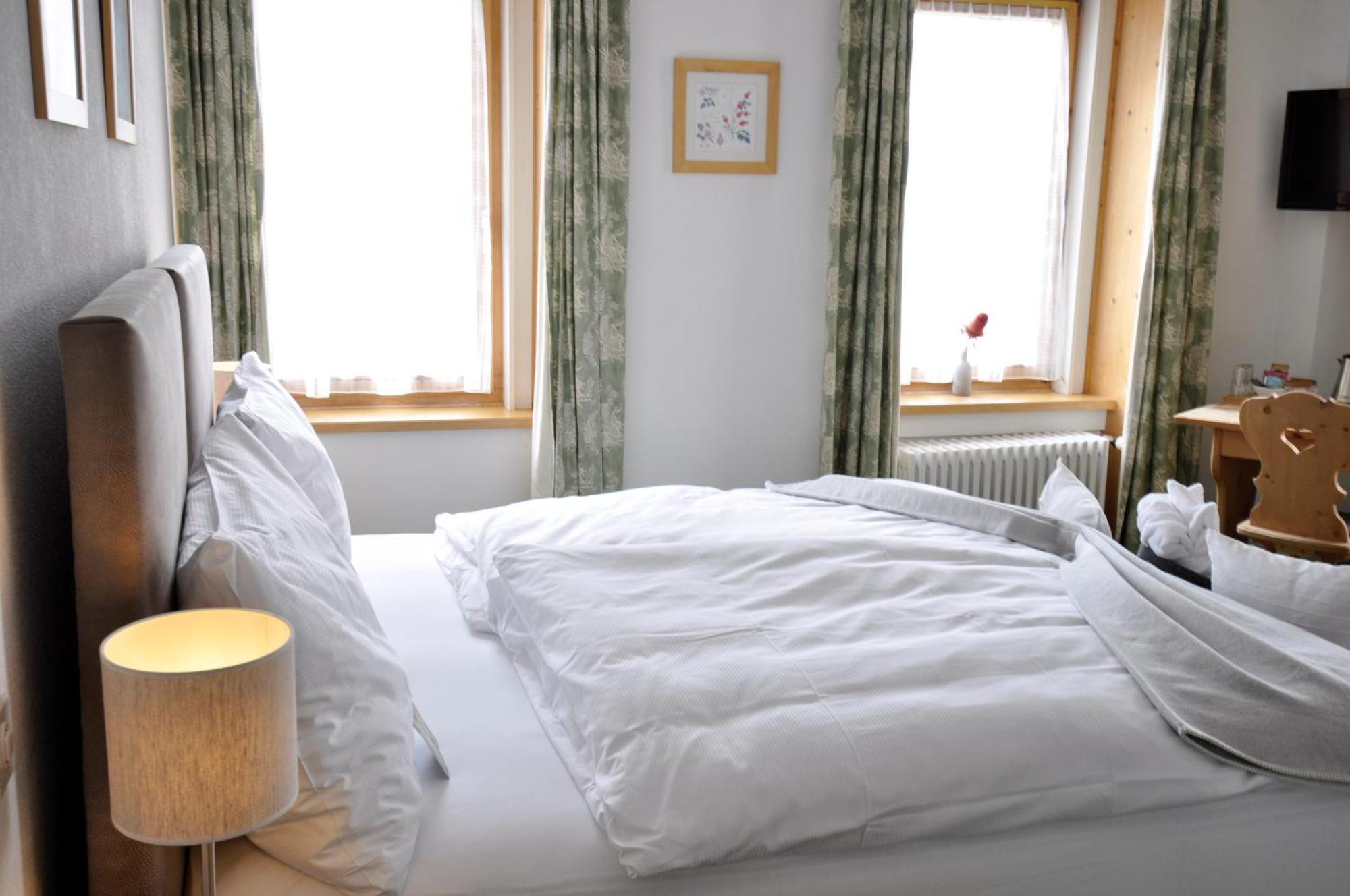 Hotel Bernina ปอนเตรสซีนา ภายนอก รูปภาพ
