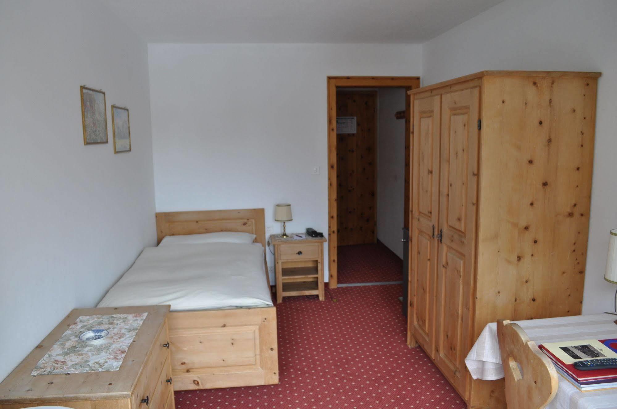 Hotel Bernina ปอนเตรสซีนา ภายนอก รูปภาพ