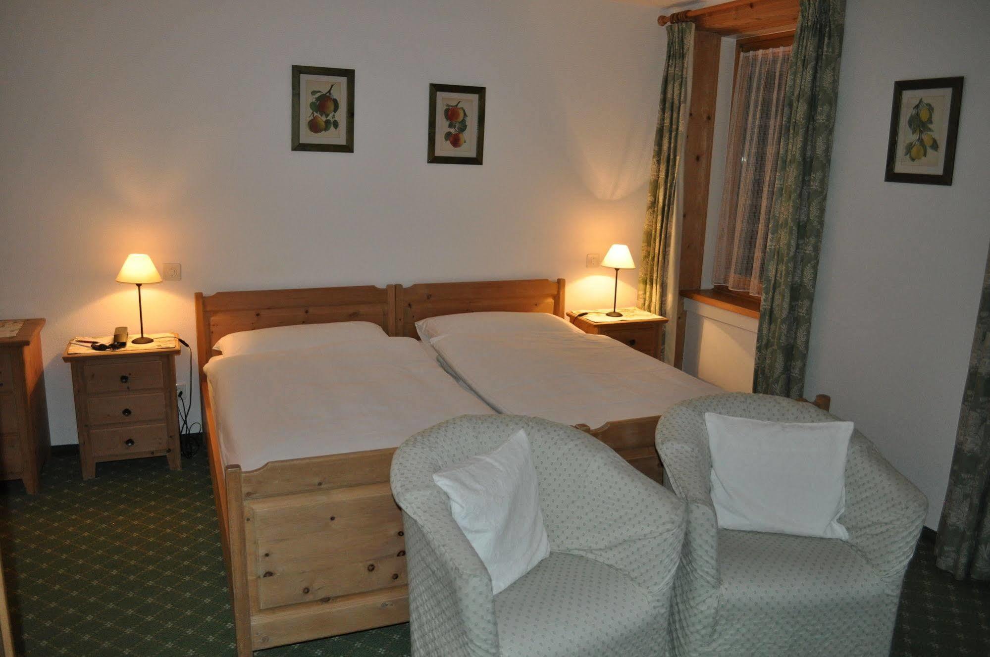 Hotel Bernina ปอนเตรสซีนา ภายนอก รูปภาพ